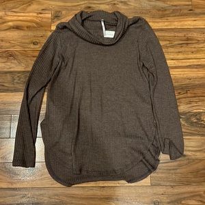 Red Lolly Brown/grayish top. Lightweight, soft.